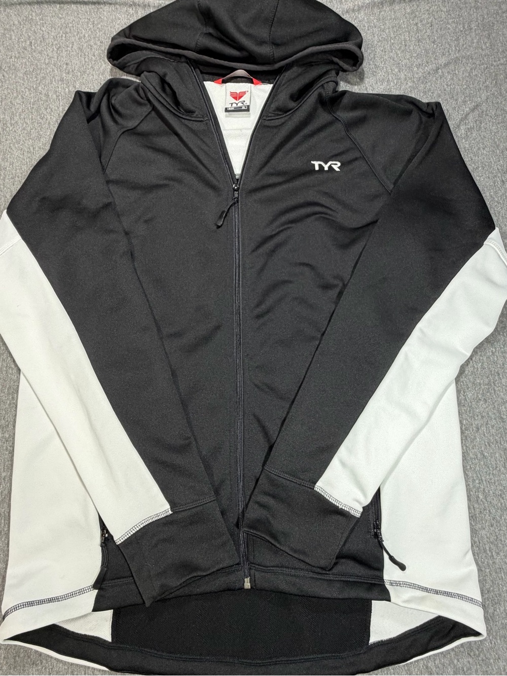 TYR Black & White Men’s Full-Zip Hooded Performance Jacket XL Swim Cover Up